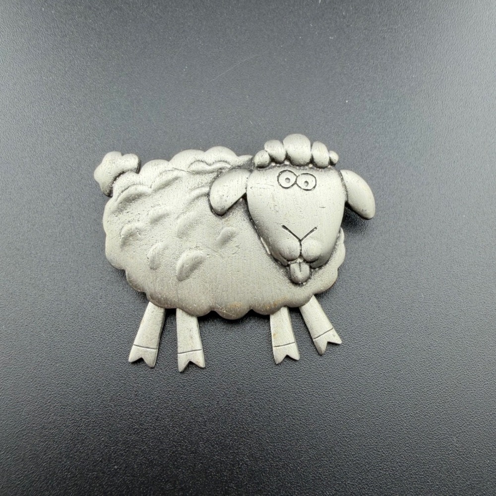 JJ‎ Sheep Brooch Pewter Silver Vintage Whimsical Dangling Legs Cottagecore Farm